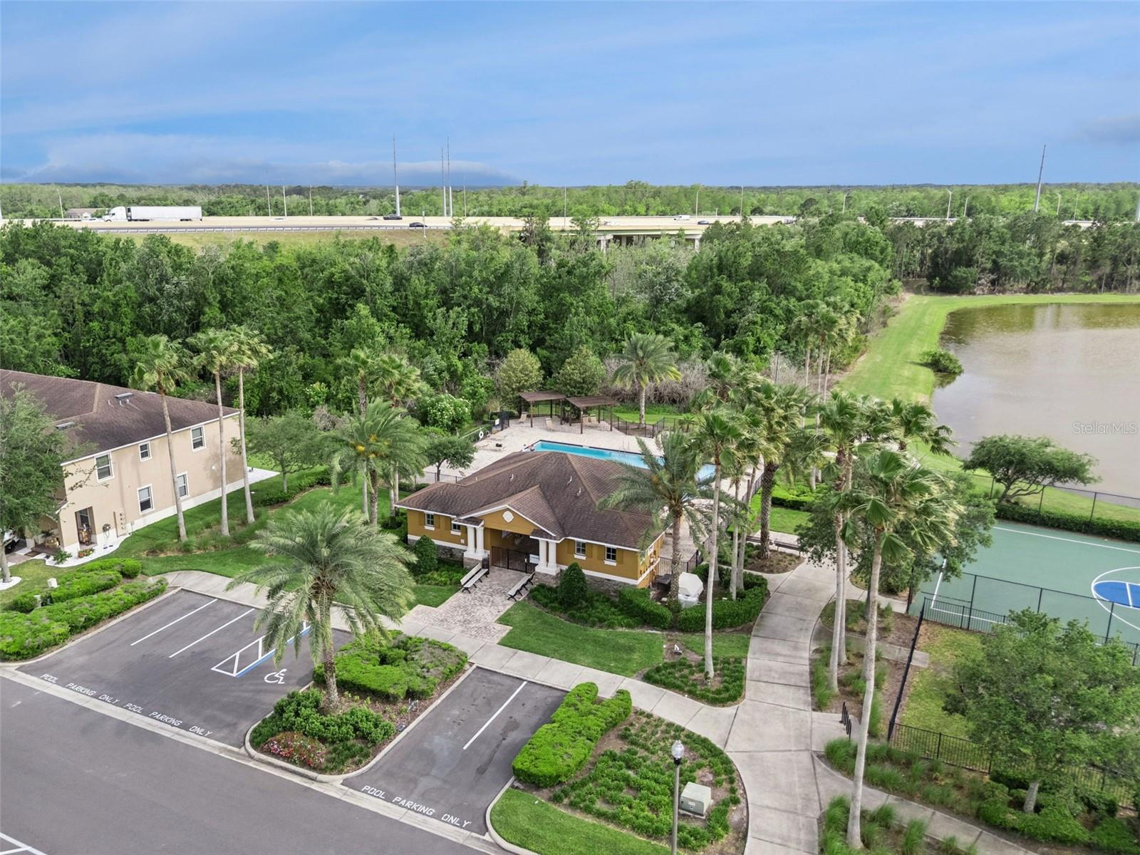 SAVANNAH LNDGS - Residential