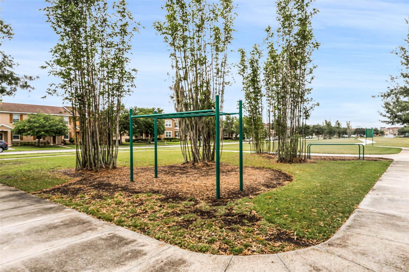 SAVANNAH LNDGS - Residential