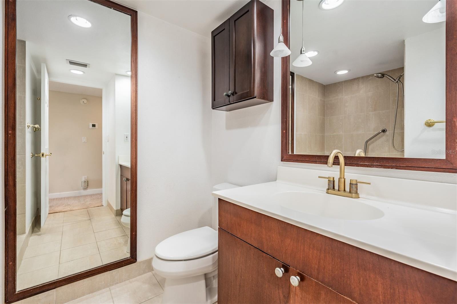 COVE CAY VILLAGE IV - Residential