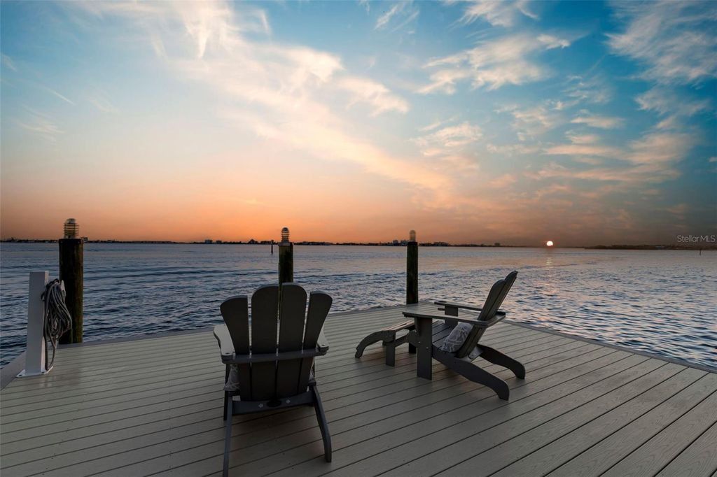 Photo of 5907 Bayview Circle S, Gulfport, FL 33707 (MLS # TB8426230)