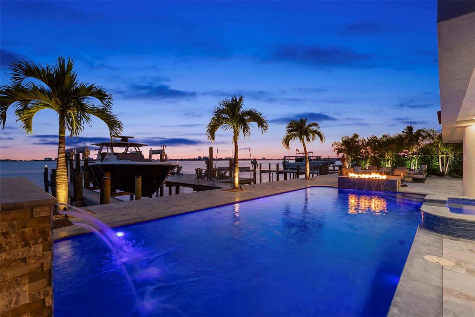 5907 BAYVIEW CIRCLE S