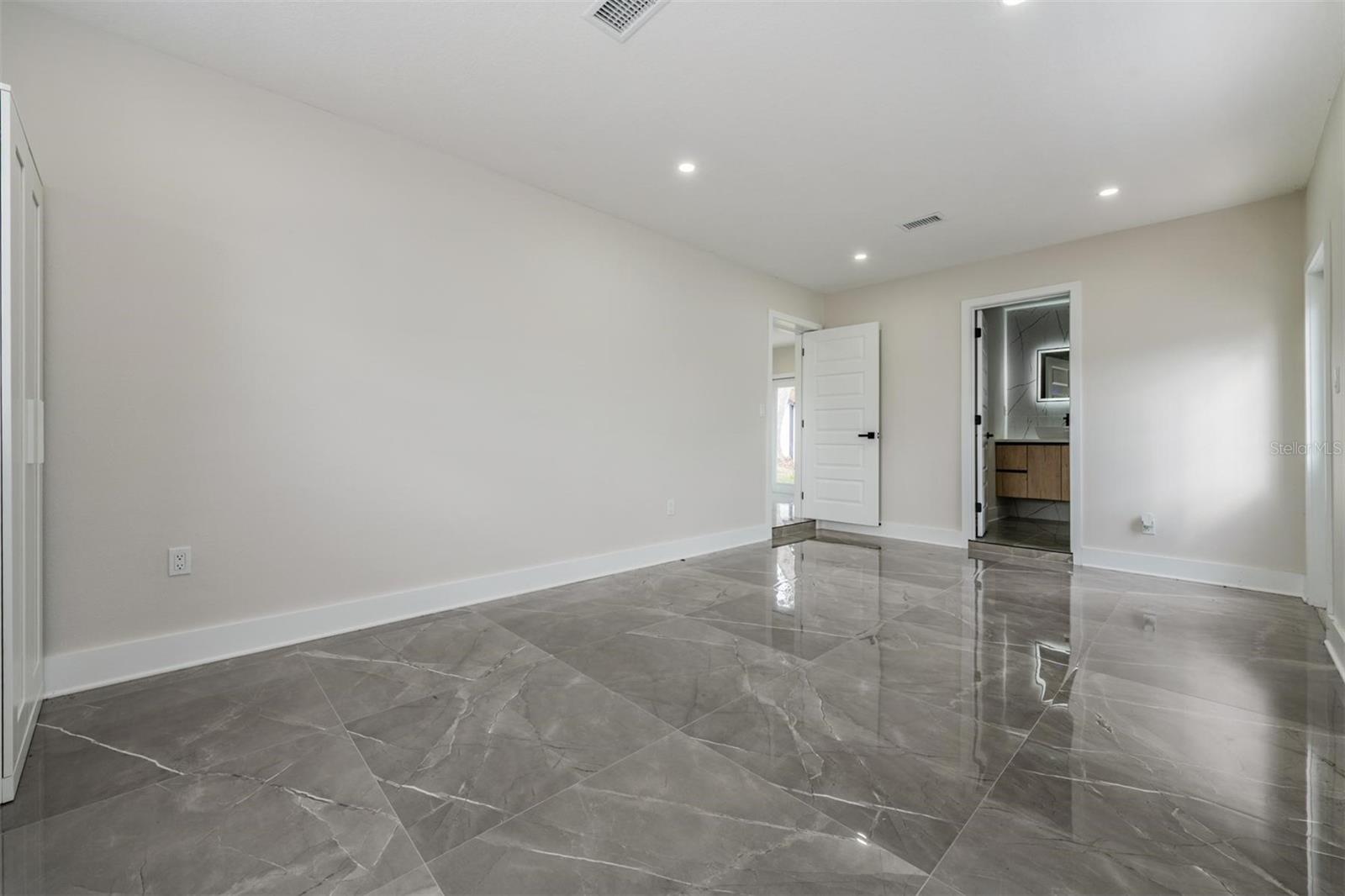 TOWNN COUNTRY PARK UN 06 - Residential