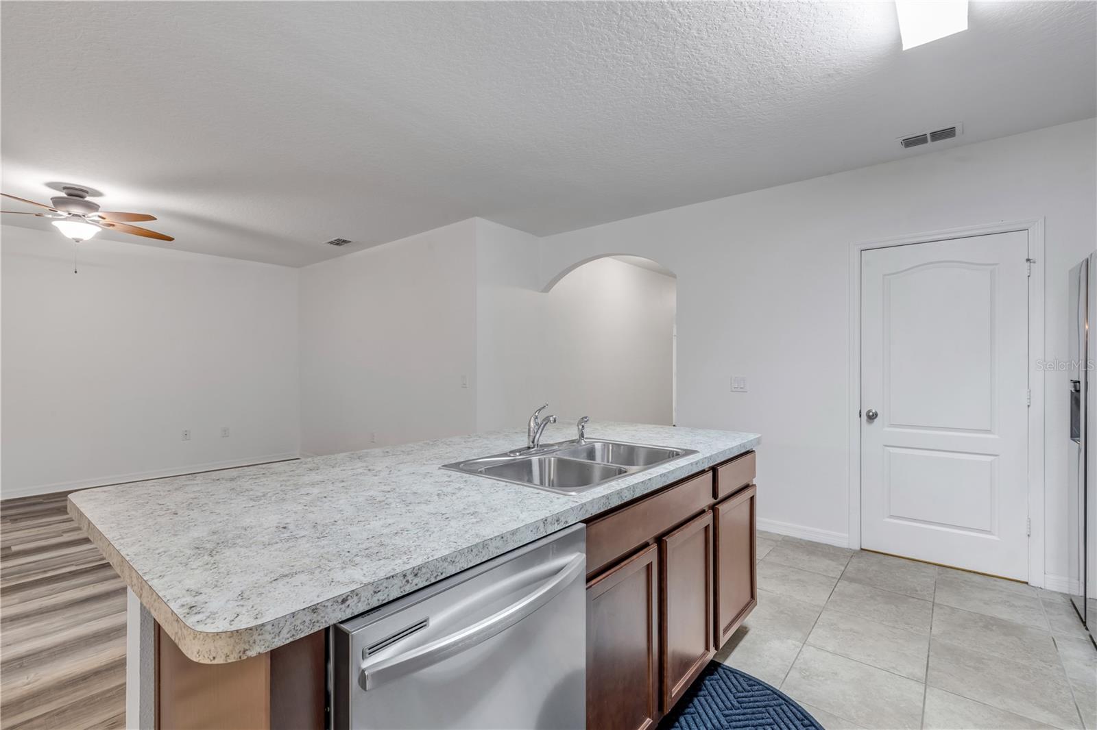 EDGEWATER LAKES N PH 01A - Residential