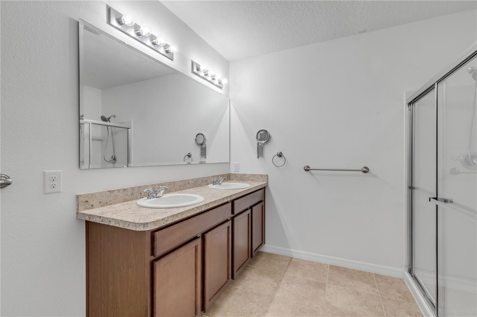 EDGEWATER LAKES N PH 01A - Residential