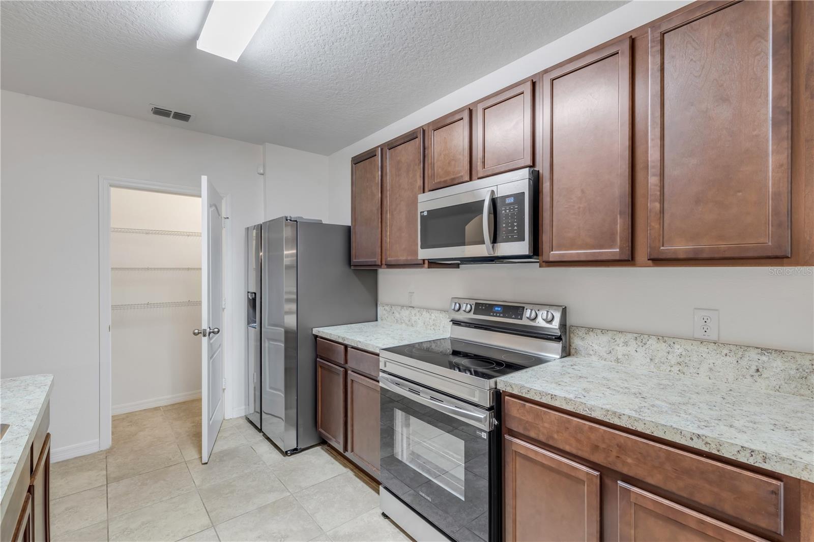 EDGEWATER LAKES N PH 01A - Residential