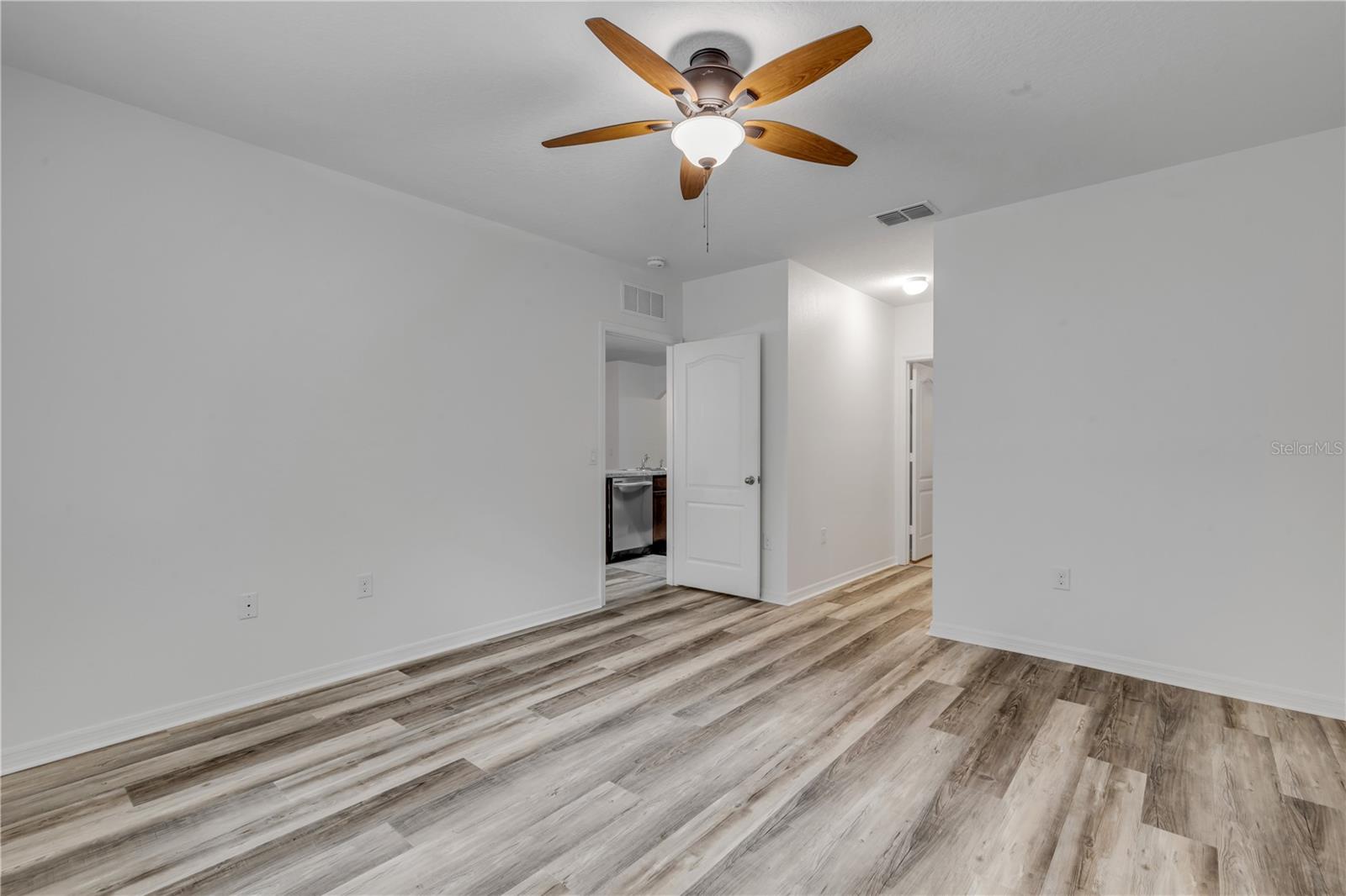 EDGEWATER LAKES N PH 01A - Residential