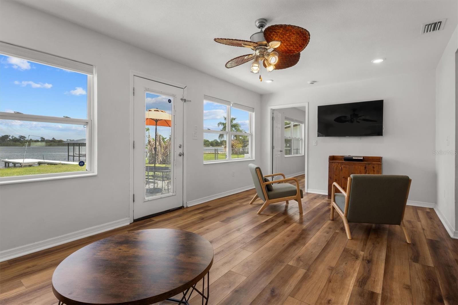 900 LAKE JESSIE DRIVE