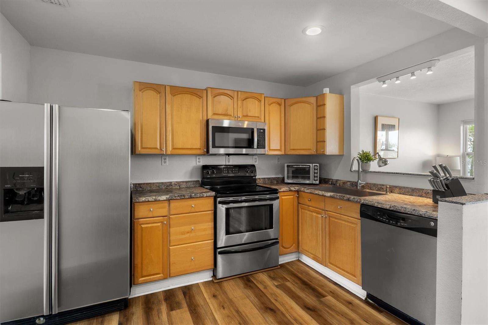 EAST VIEW PKWY - Residential