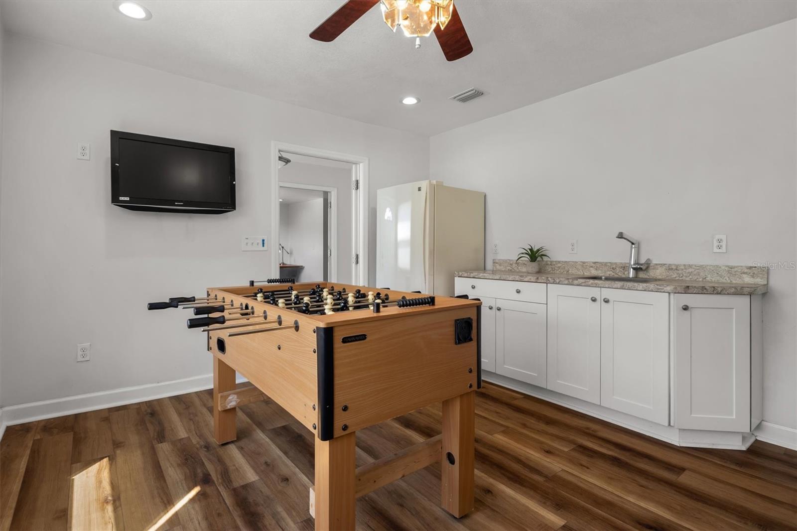 EAST VIEW PKWY - Residential