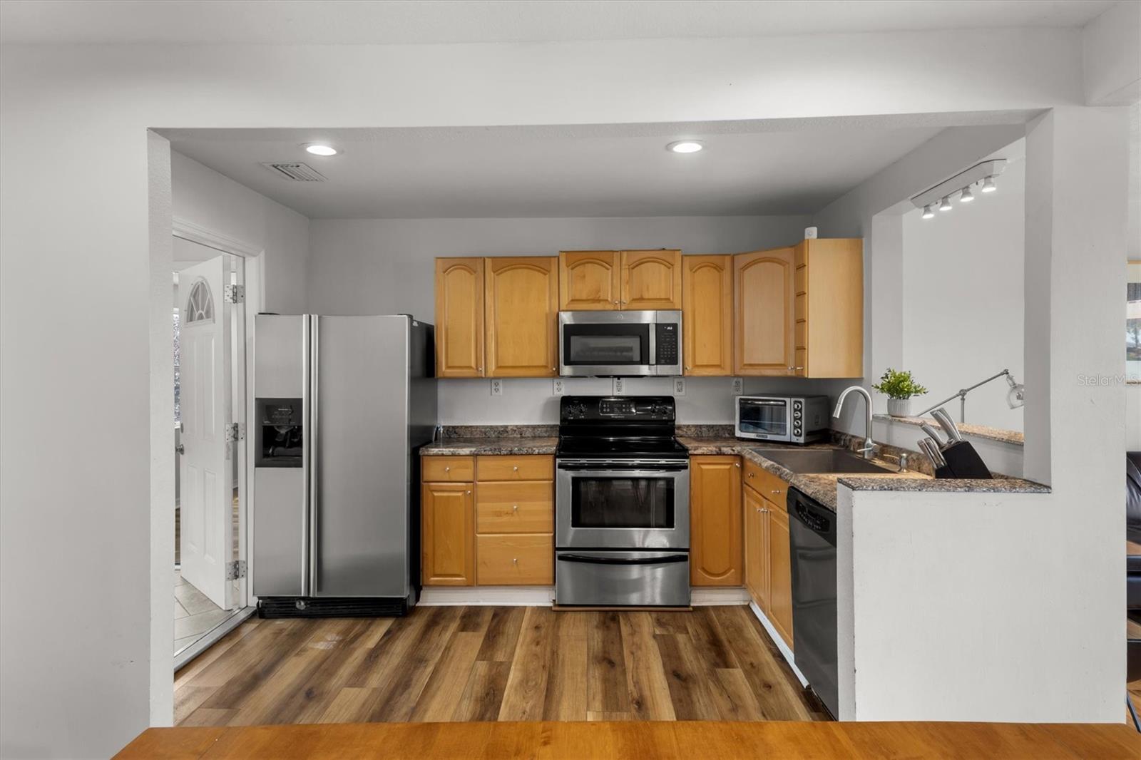 900 LAKE JESSIE DRIVE