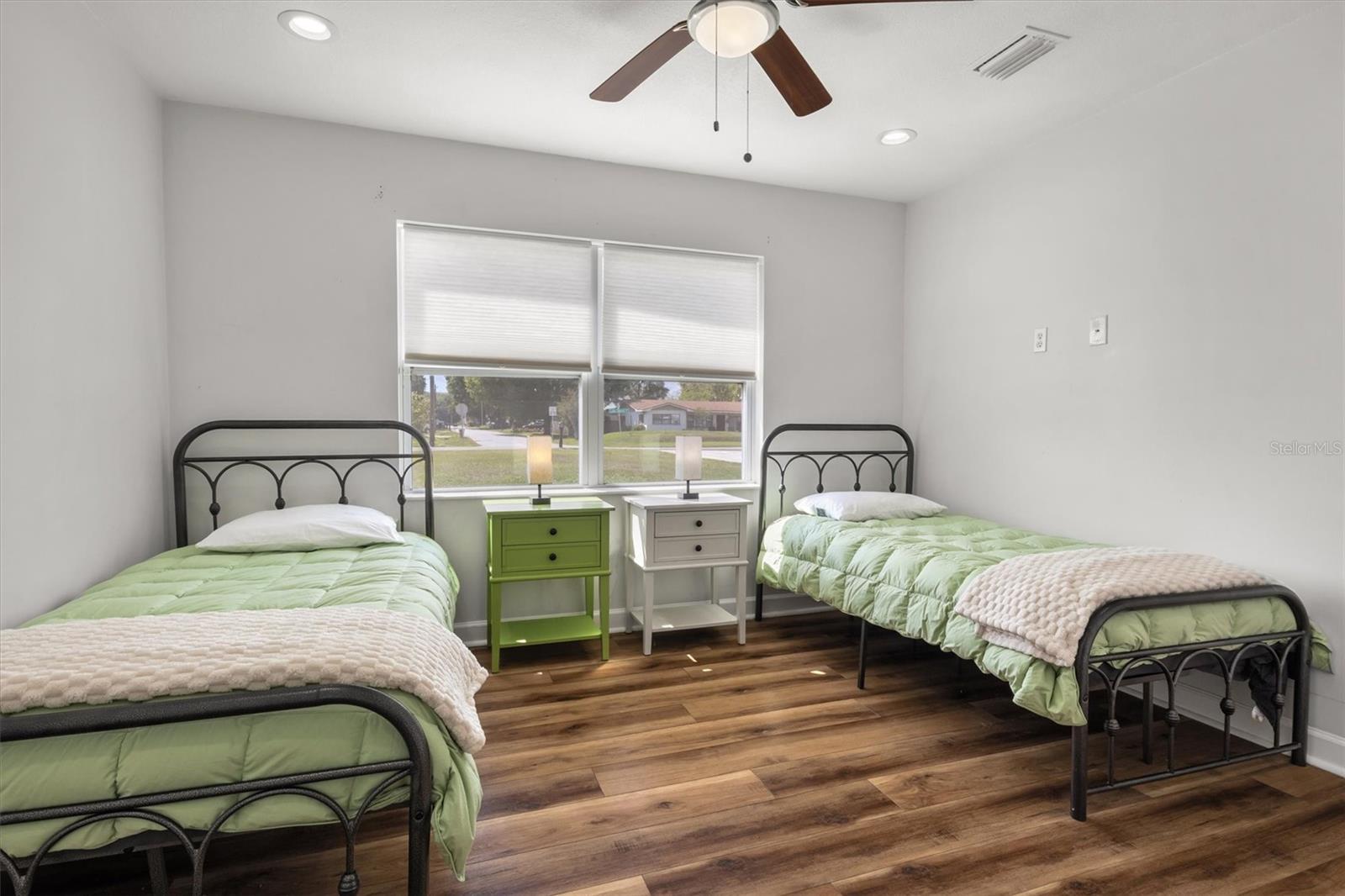 EAST VIEW PKWY - Residential