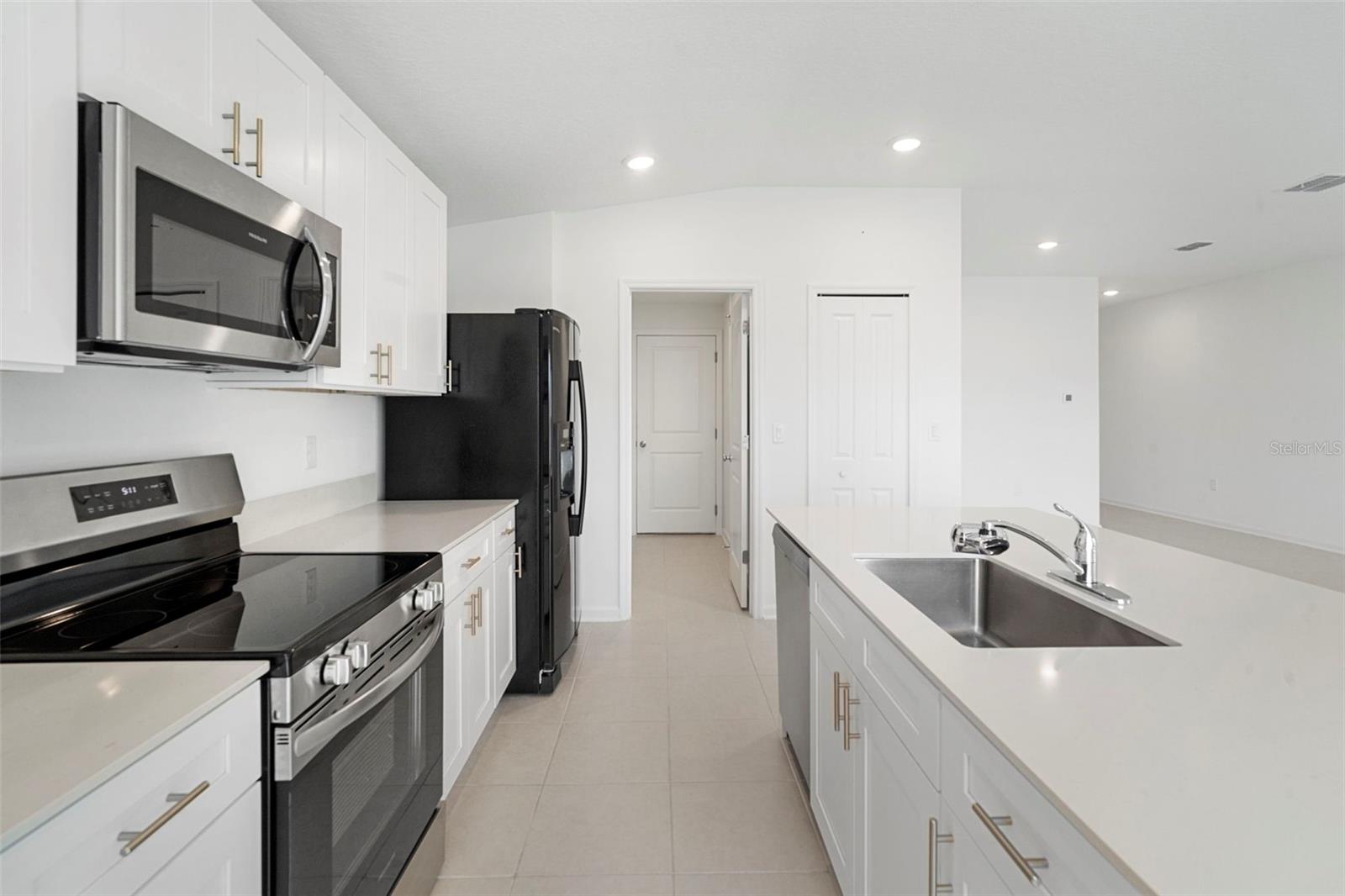 INTEGRATED LPGA PH B - Residential Lease