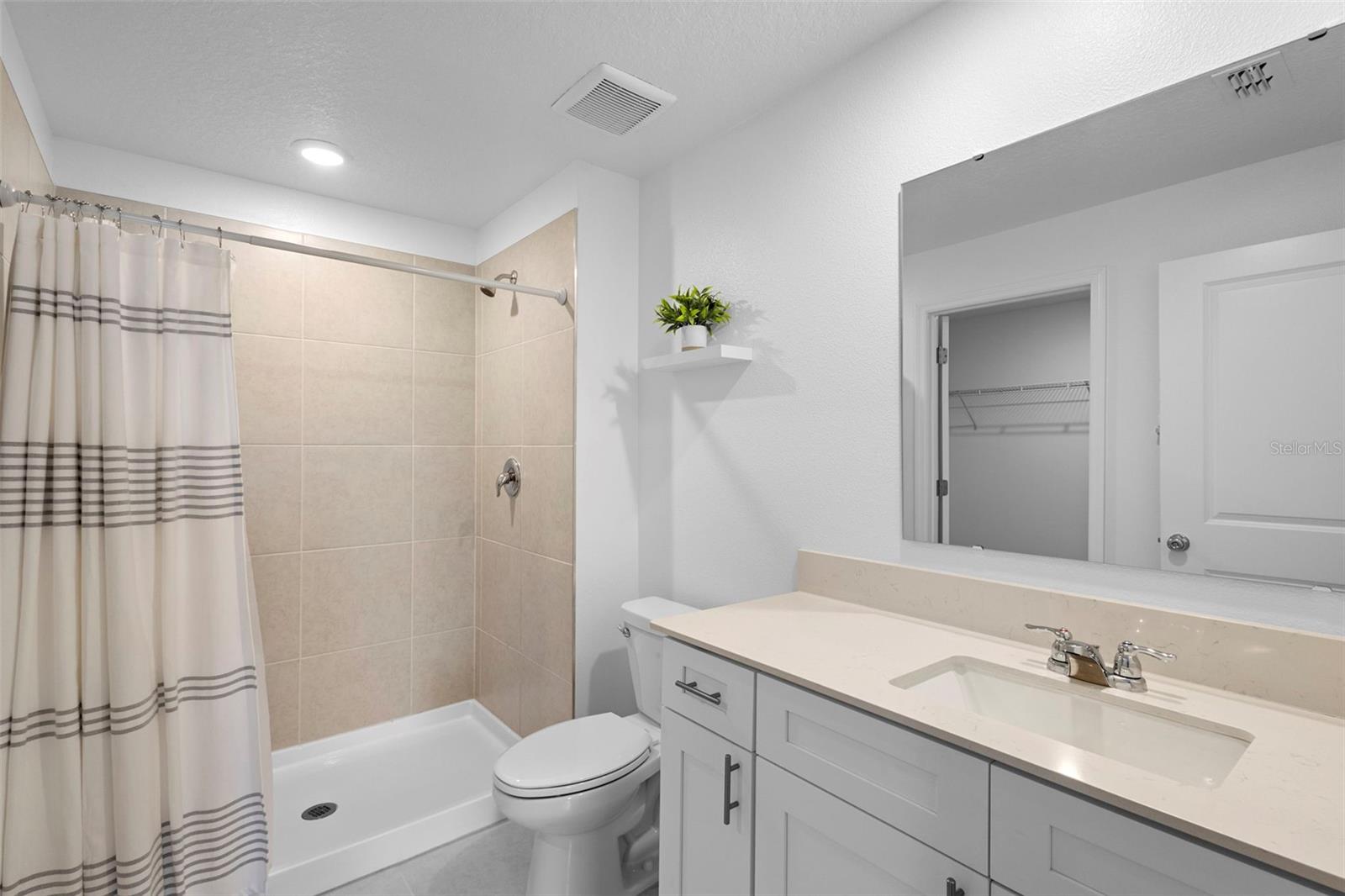 INTEGRATED LPGA PH B - Residential Lease