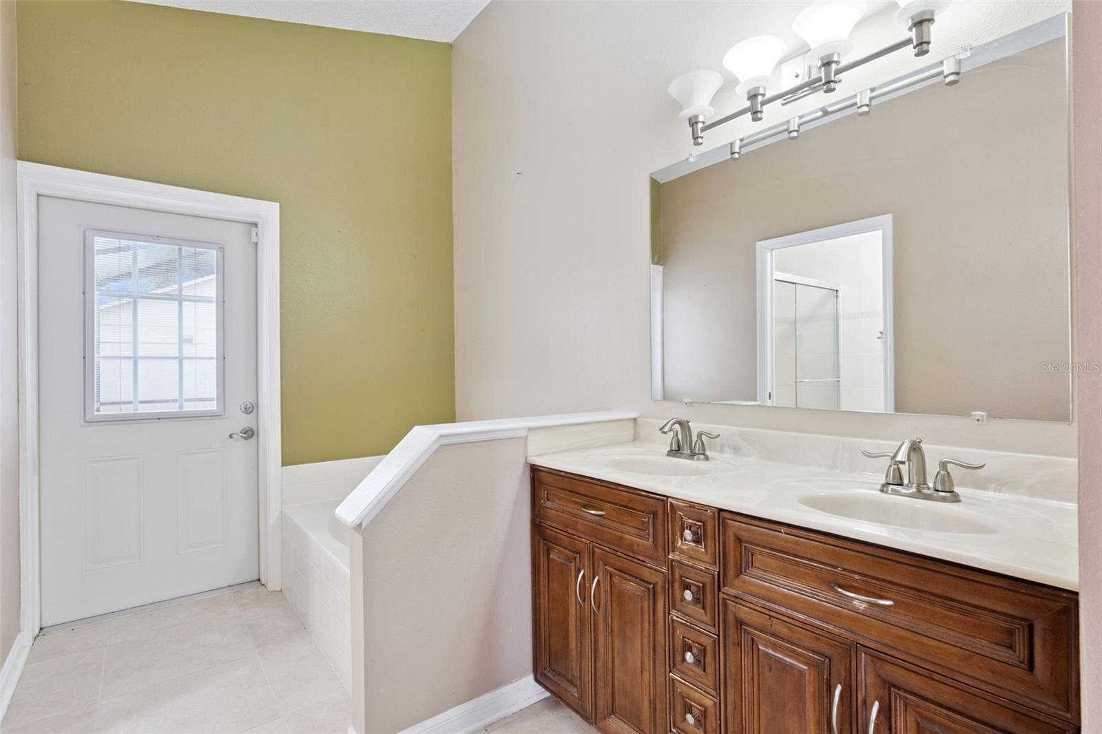 WINDING CREEK - Residential