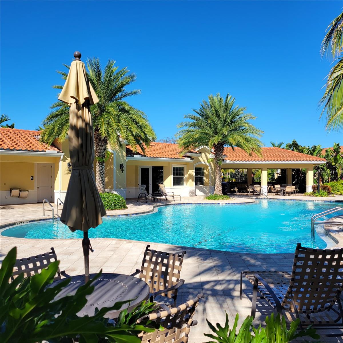 BAY STREET VILLAGE - Residential Lease