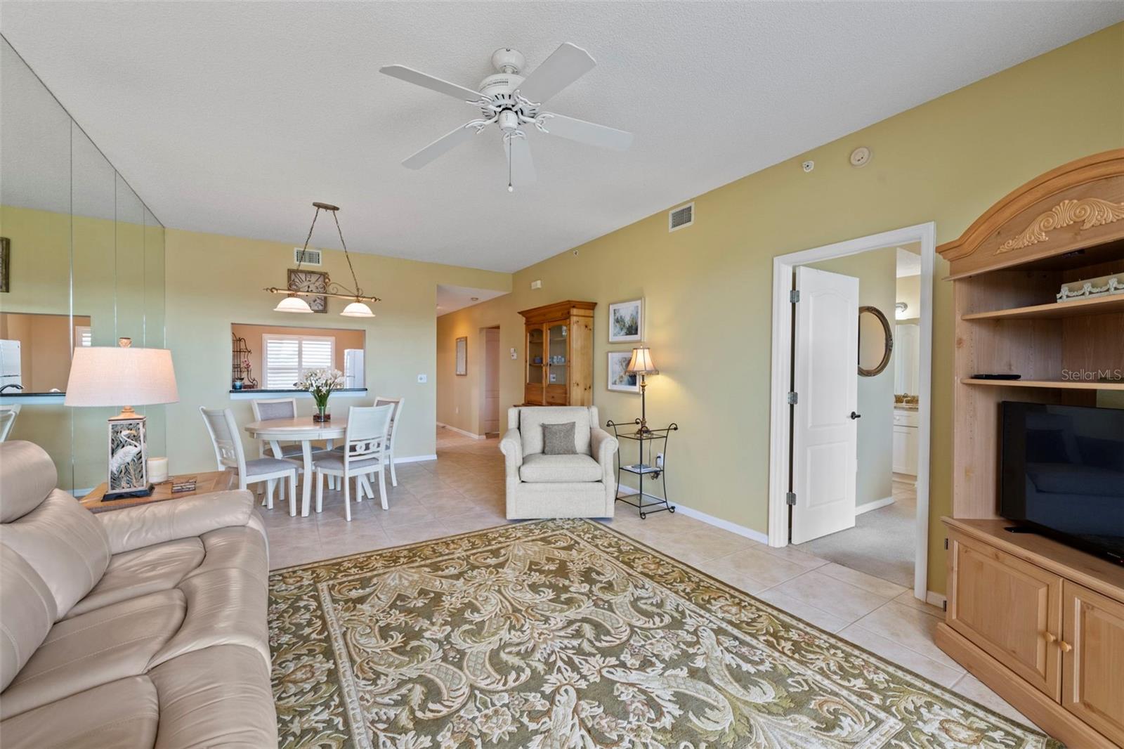 9610 CLUB SOUTH CIRCLE 4207