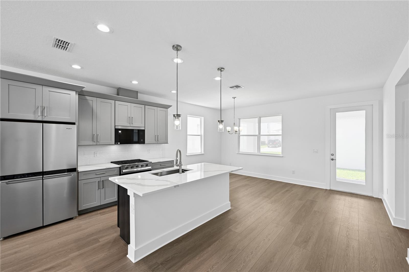 1582 RIDGEBACK DRIVE