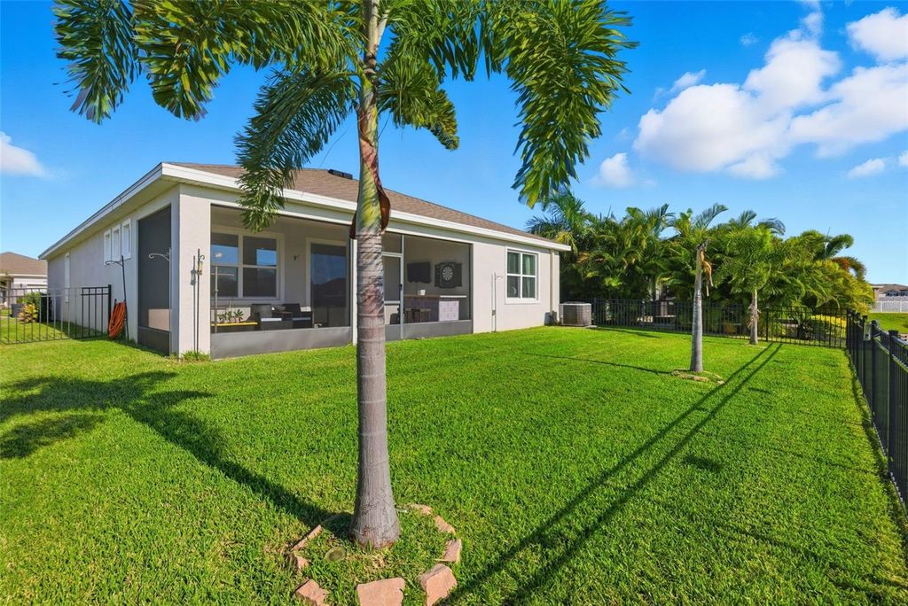 Photo of 13320 Waterleaf Garden Circle, Riverview, FL 33579 (MLS # W7880009)