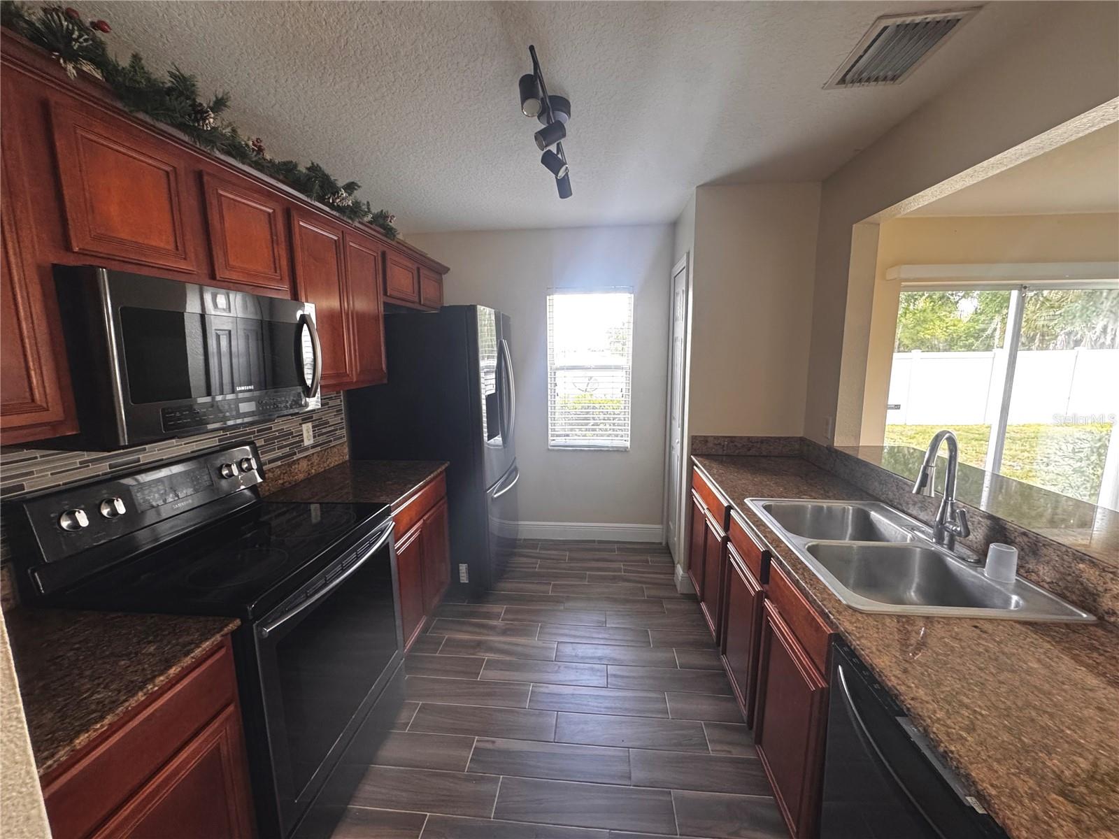 KINGS MILL PH II - Residential Lease