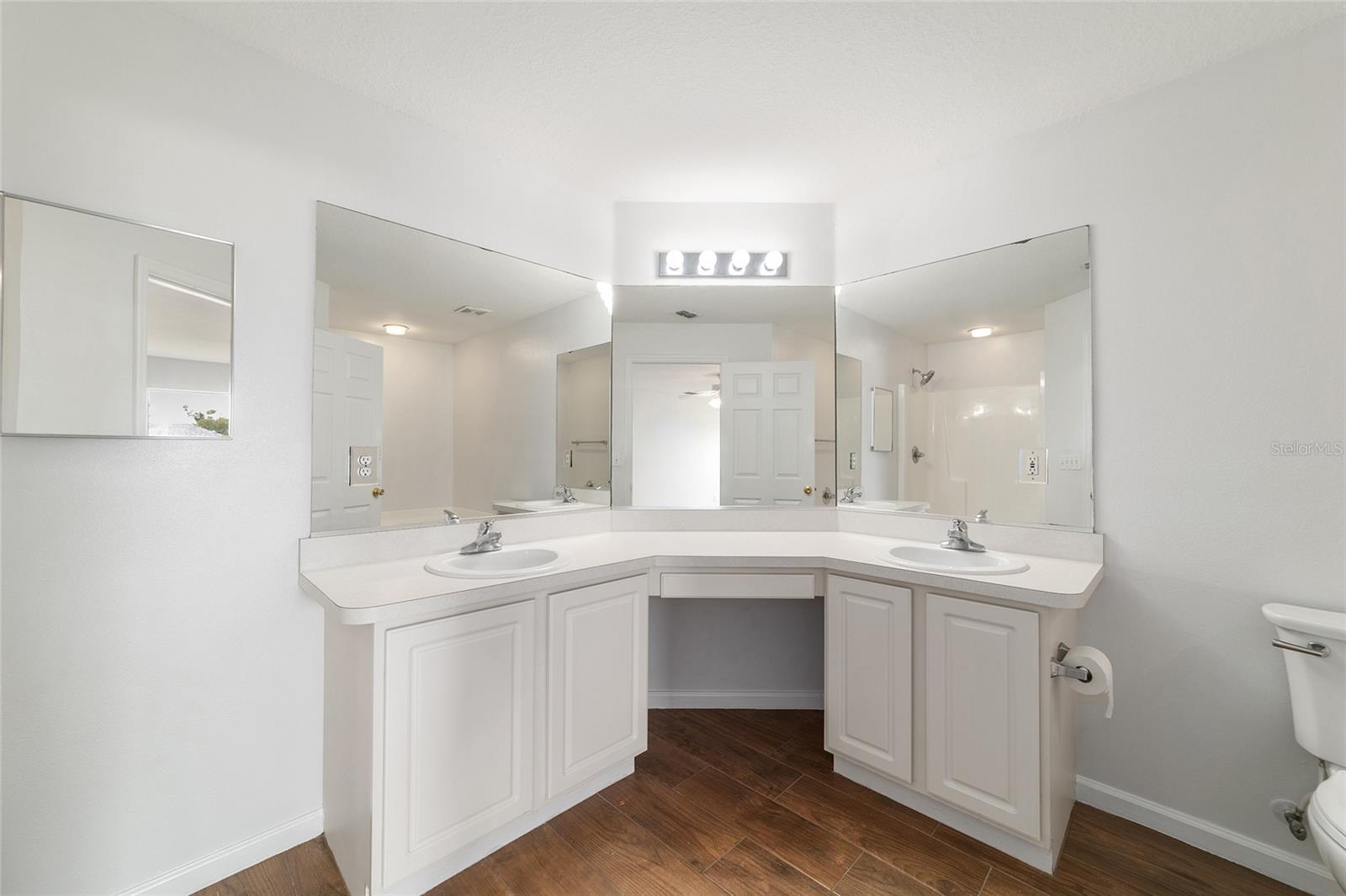 MARION OAKS - Residential