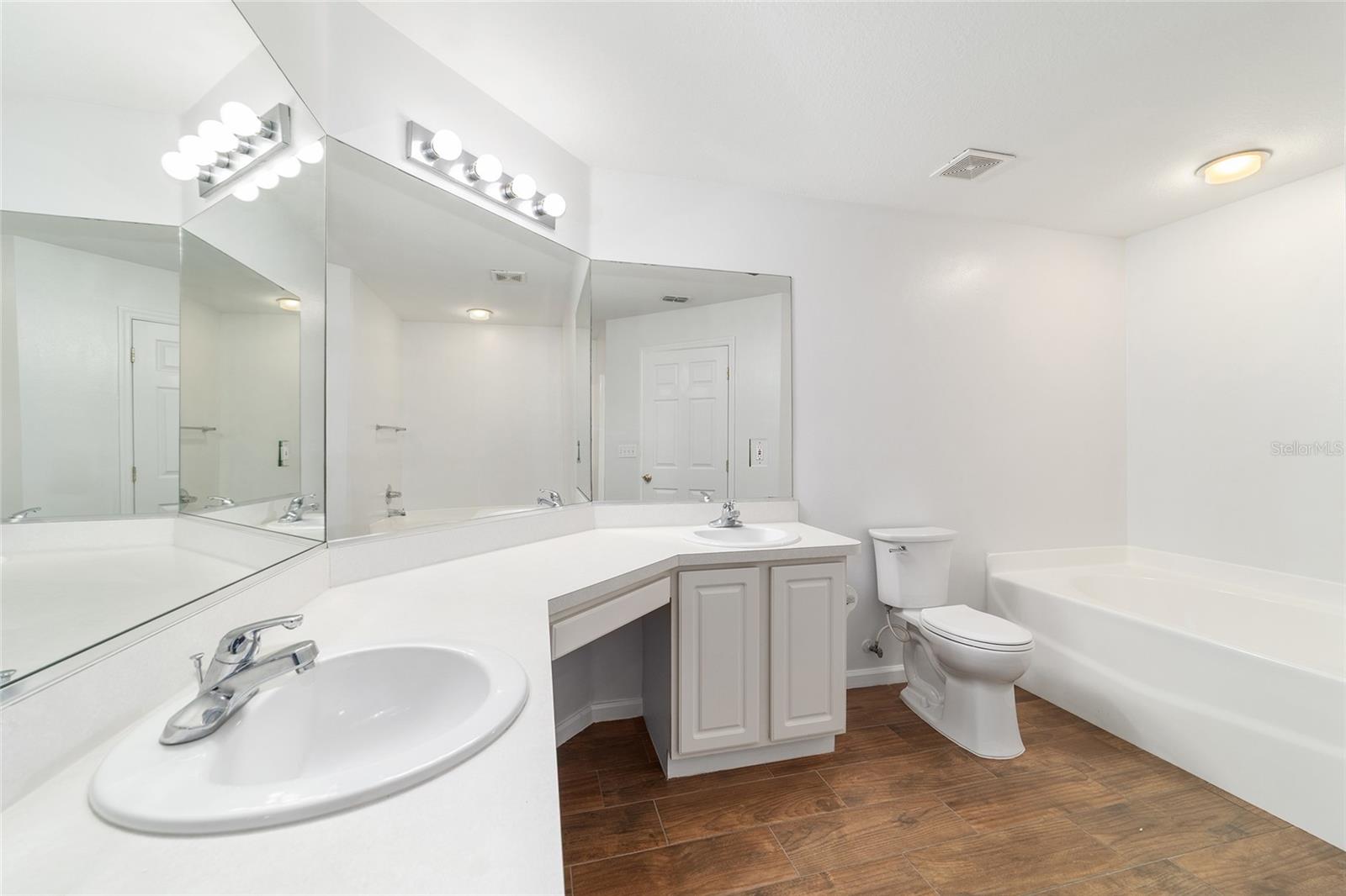 MARION OAKS - Residential