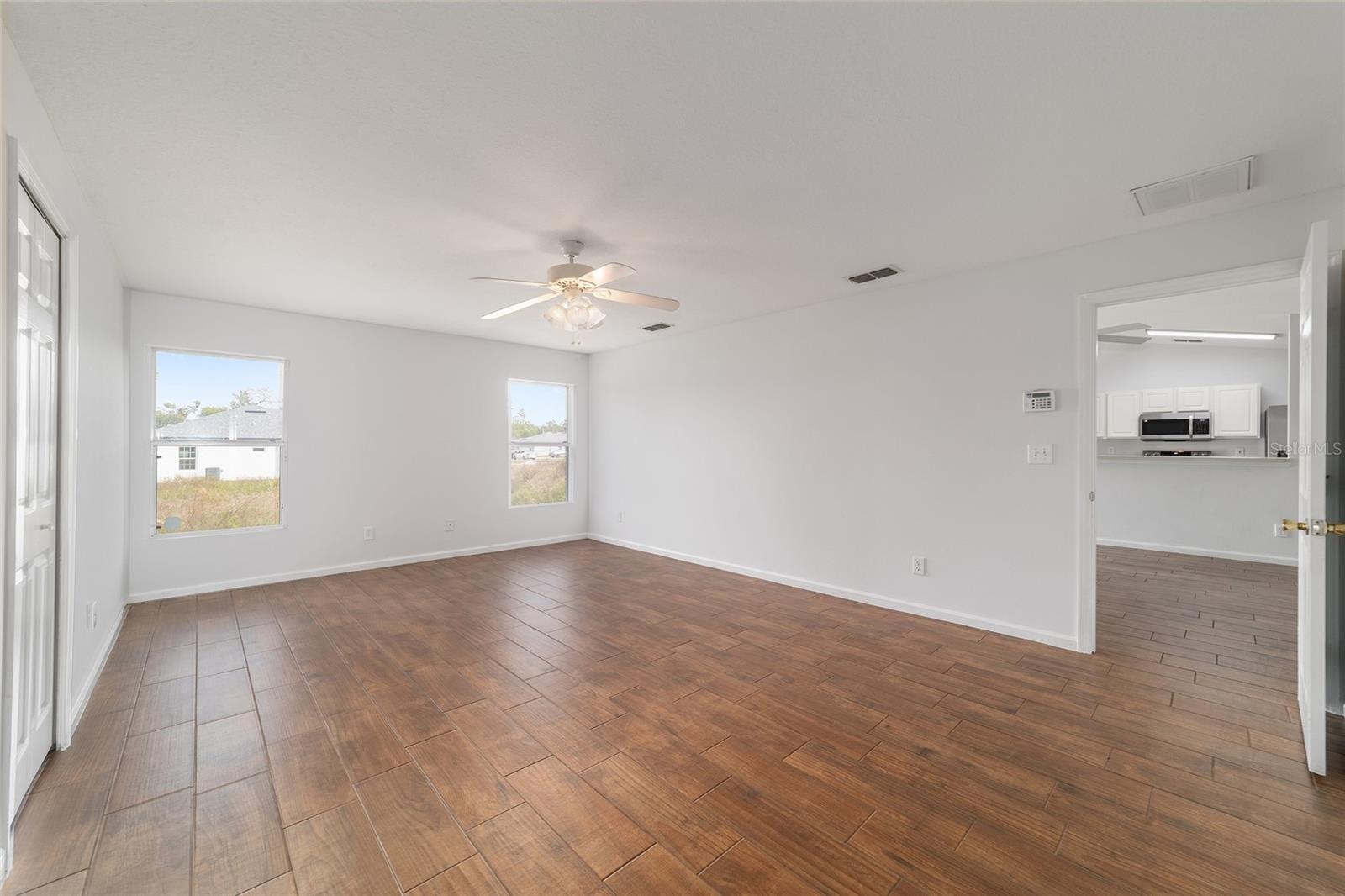 MARION OAKS - Residential