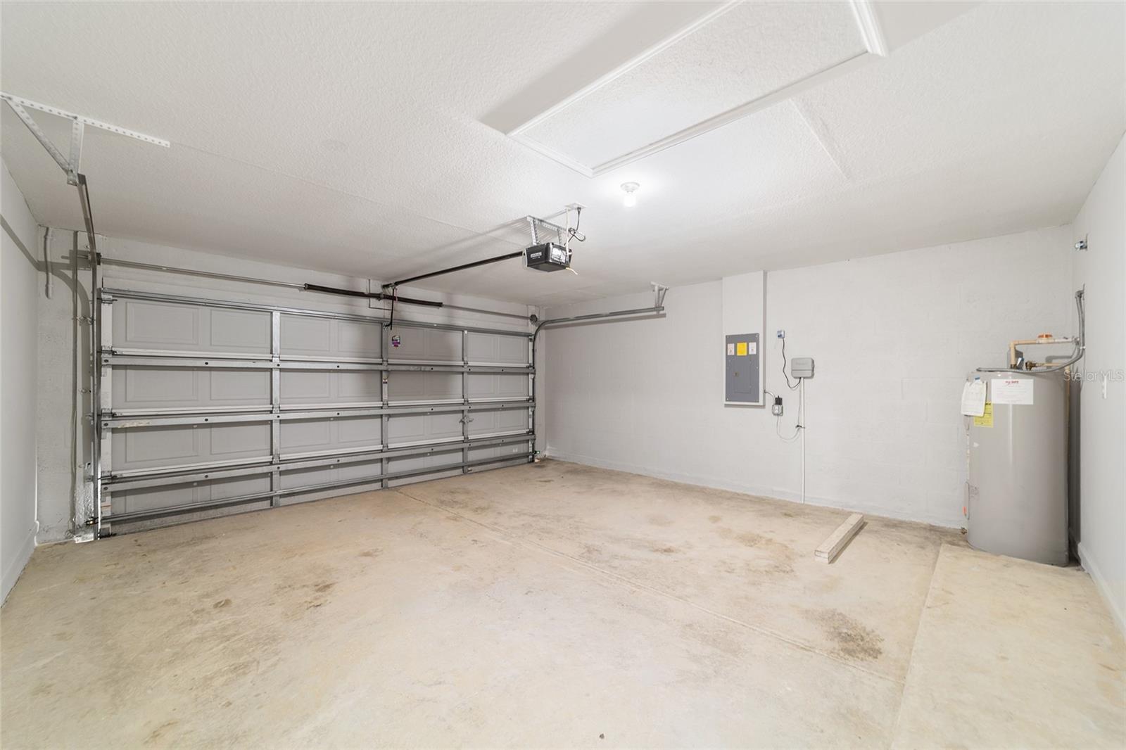 MARION OAKS - Residential