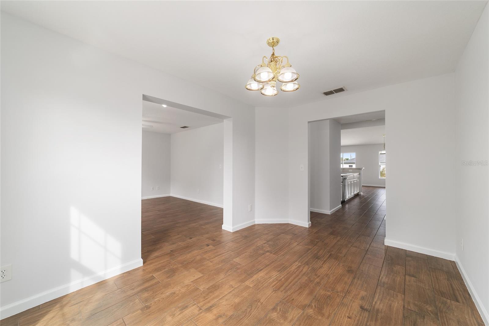 MARION OAKS - Residential