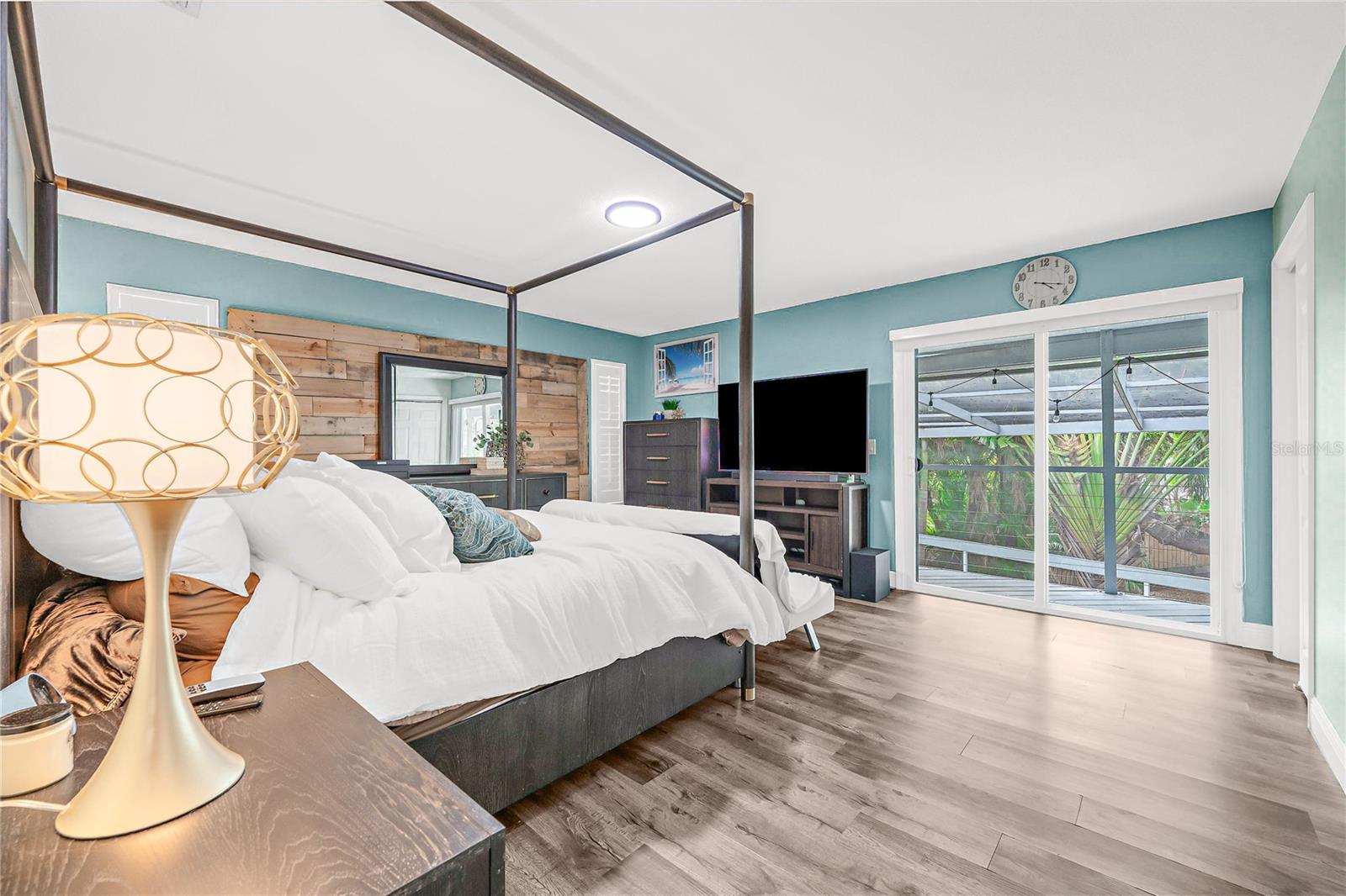 OZONA SHORES 1ST ADD - Residential