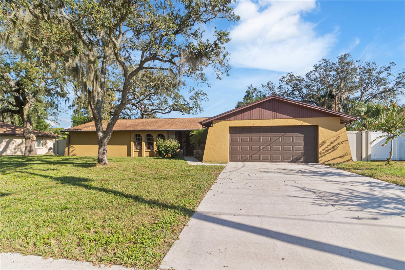 7132 WRENWOOD CIRCLE