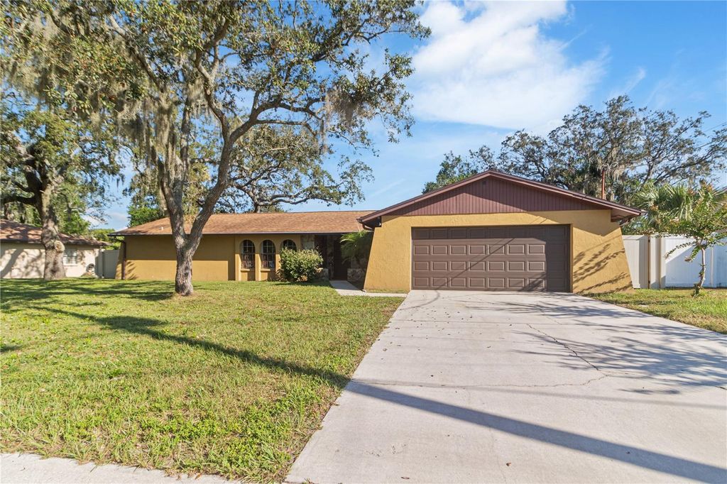 Photo of 7132 Wrenwood Circle, Tampa, FL 33617 (MLS # TB8431635)