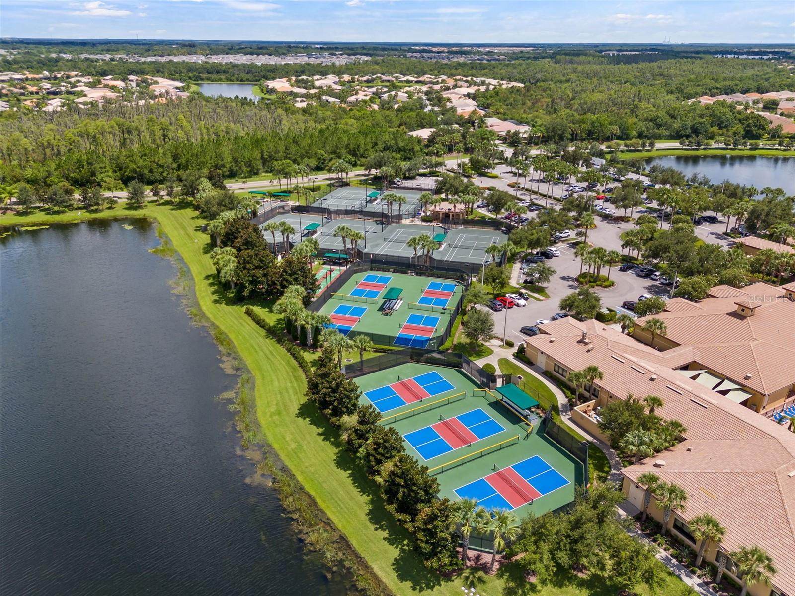 VALENCIA LAKES PH 02 - Residential