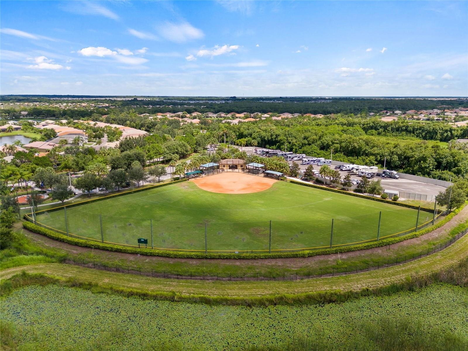 VALENCIA LAKES PH 02 - Residential