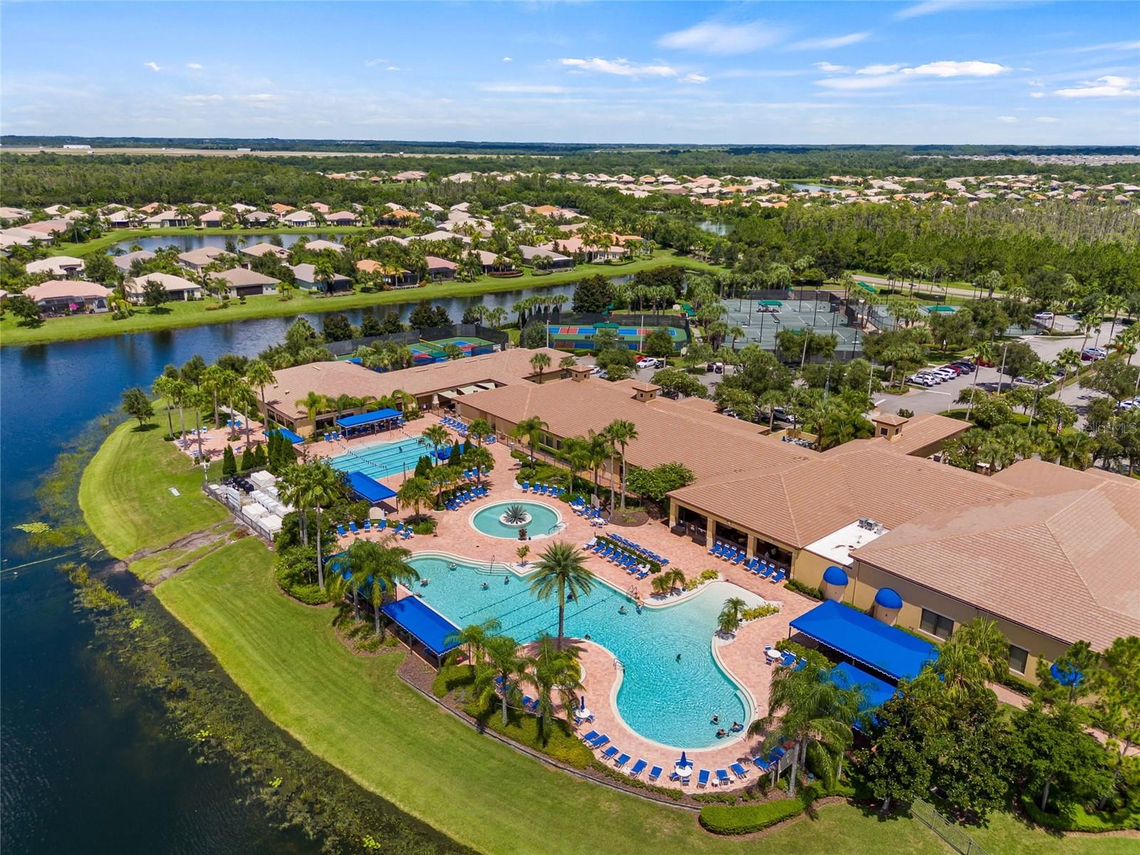 VALENCIA LAKES PH 02 - Residential