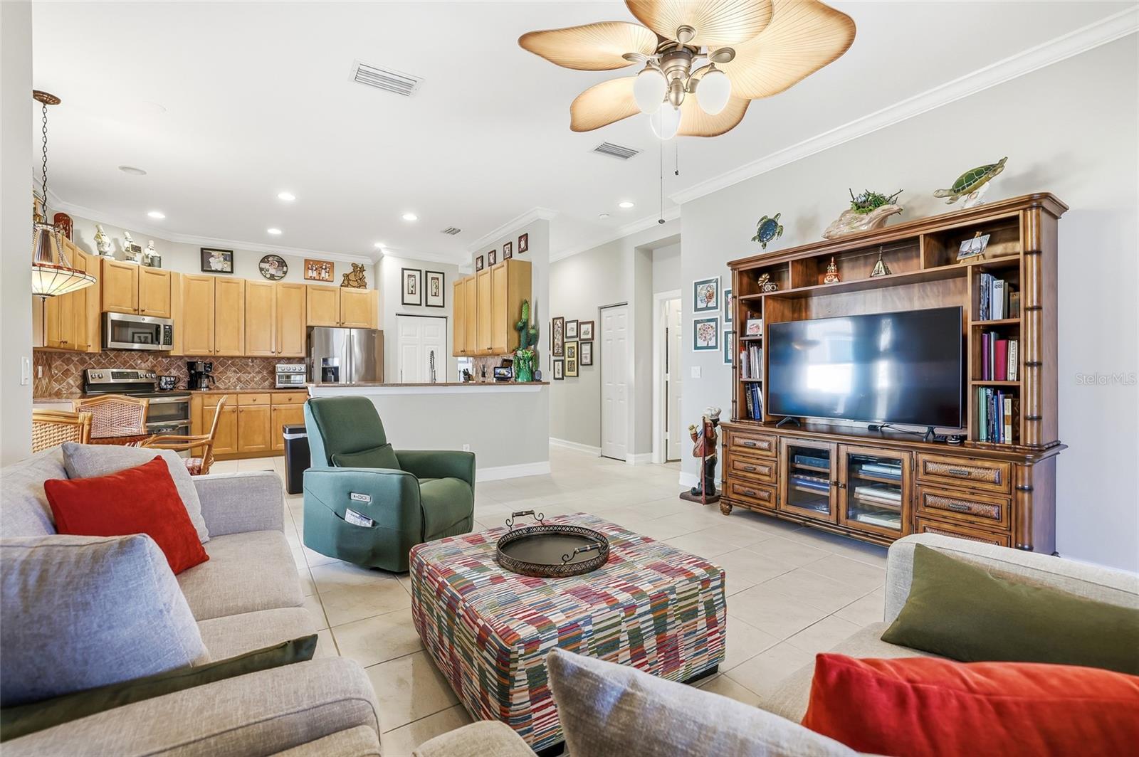 VALENCIA LAKES PH 02 - Residential