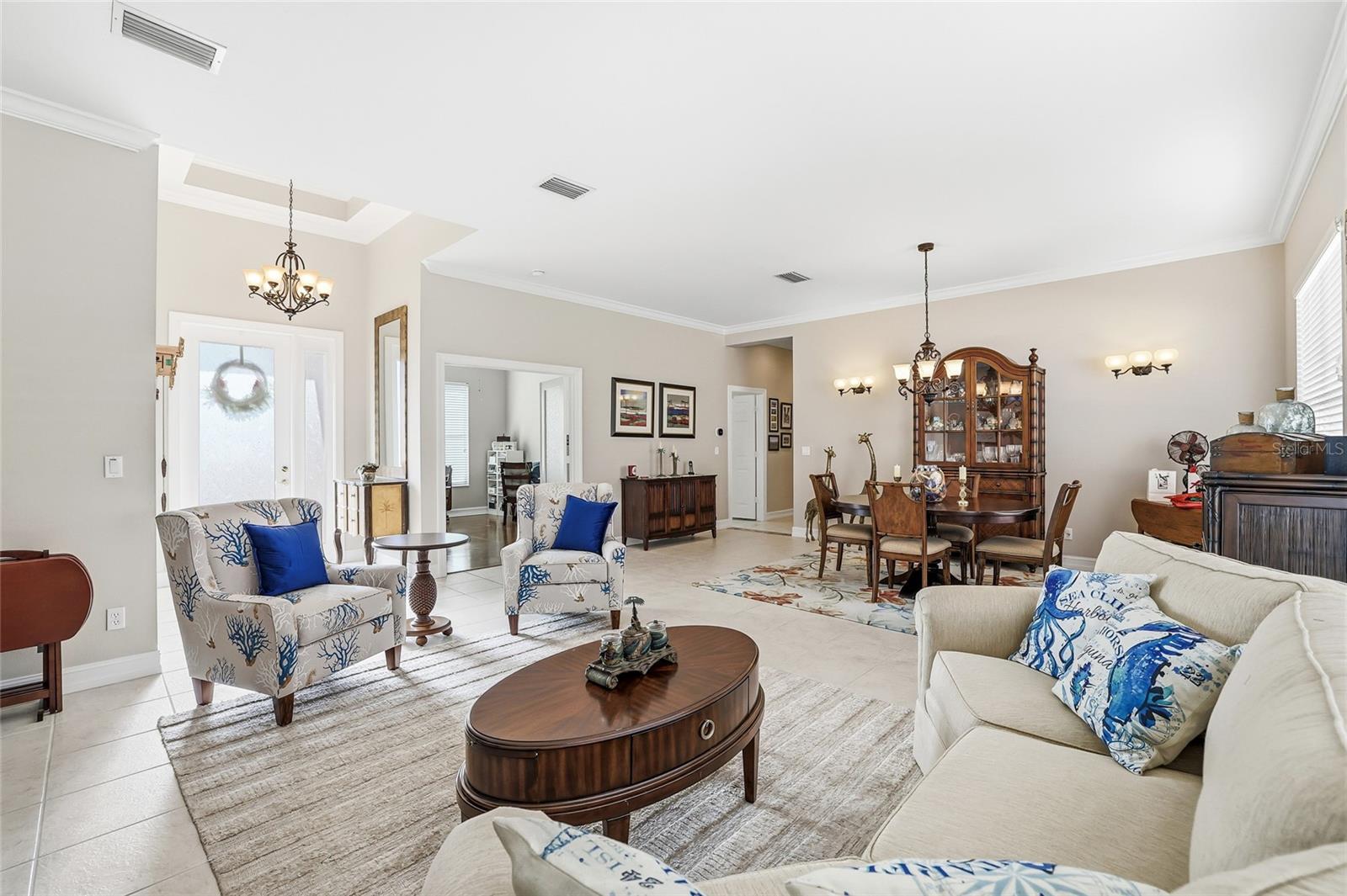 VALENCIA LAKES PH 02 - Residential