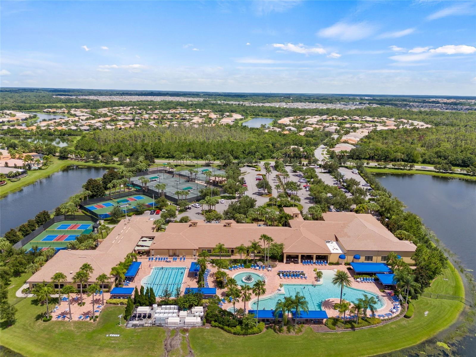 VALENCIA LAKES PH 02 - Residential