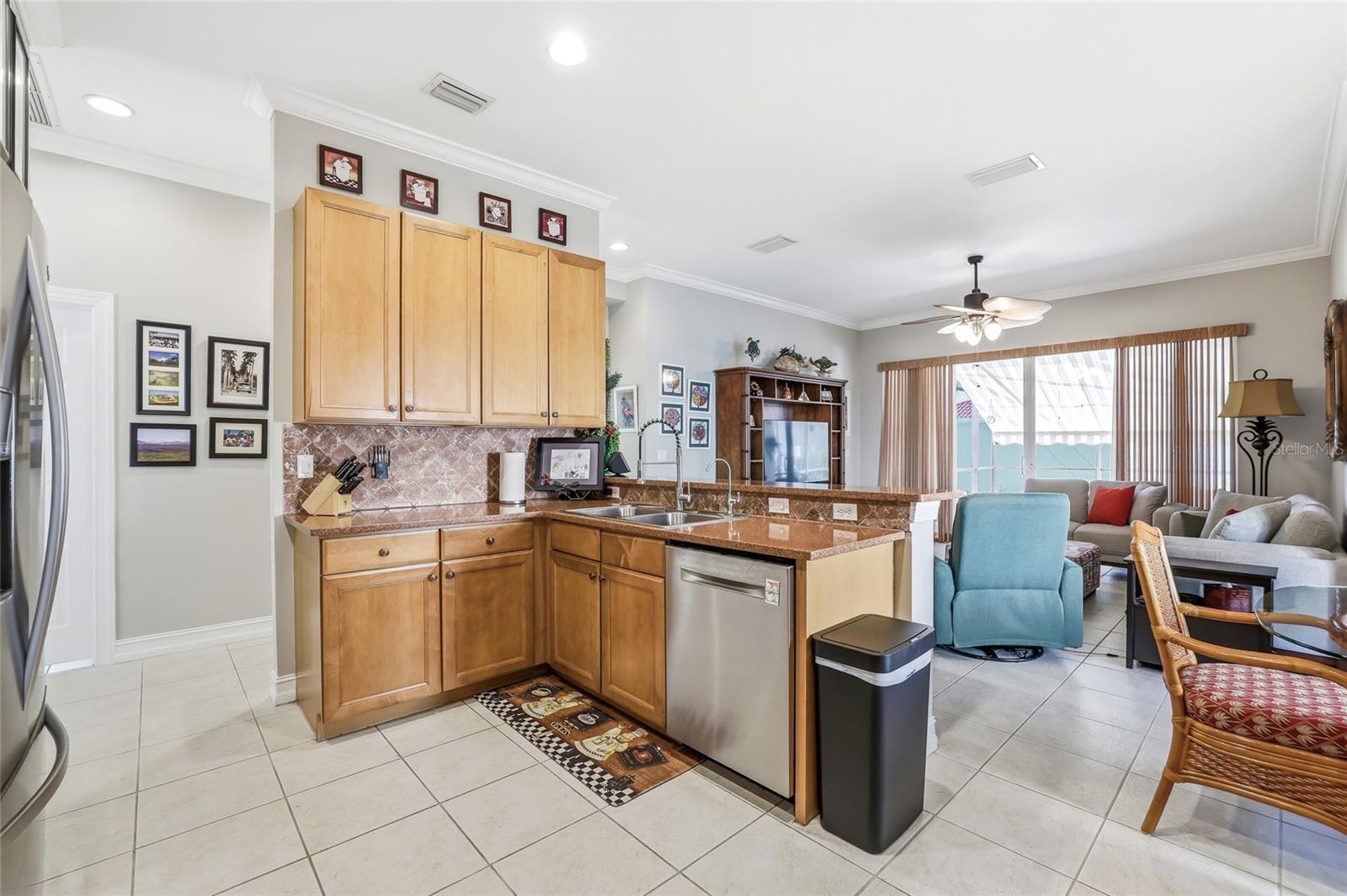 VALENCIA LAKES PH 02 - Residential