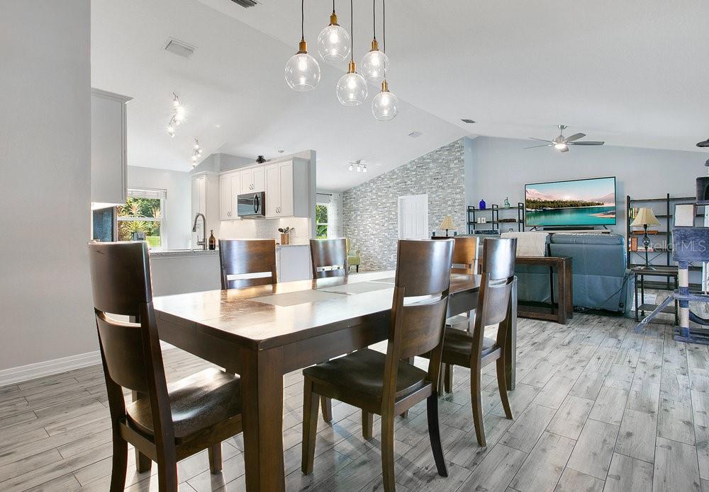 APSHAWA GROVES - Residential