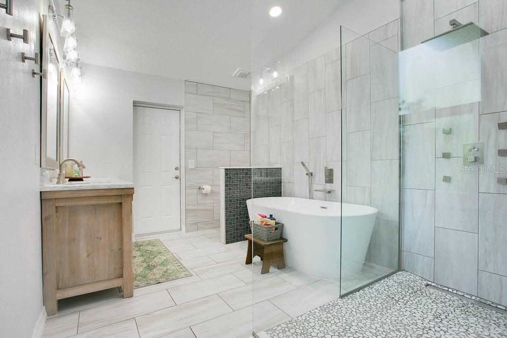 APSHAWA GROVES - Residential