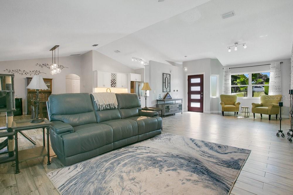 APSHAWA GROVES - Residential