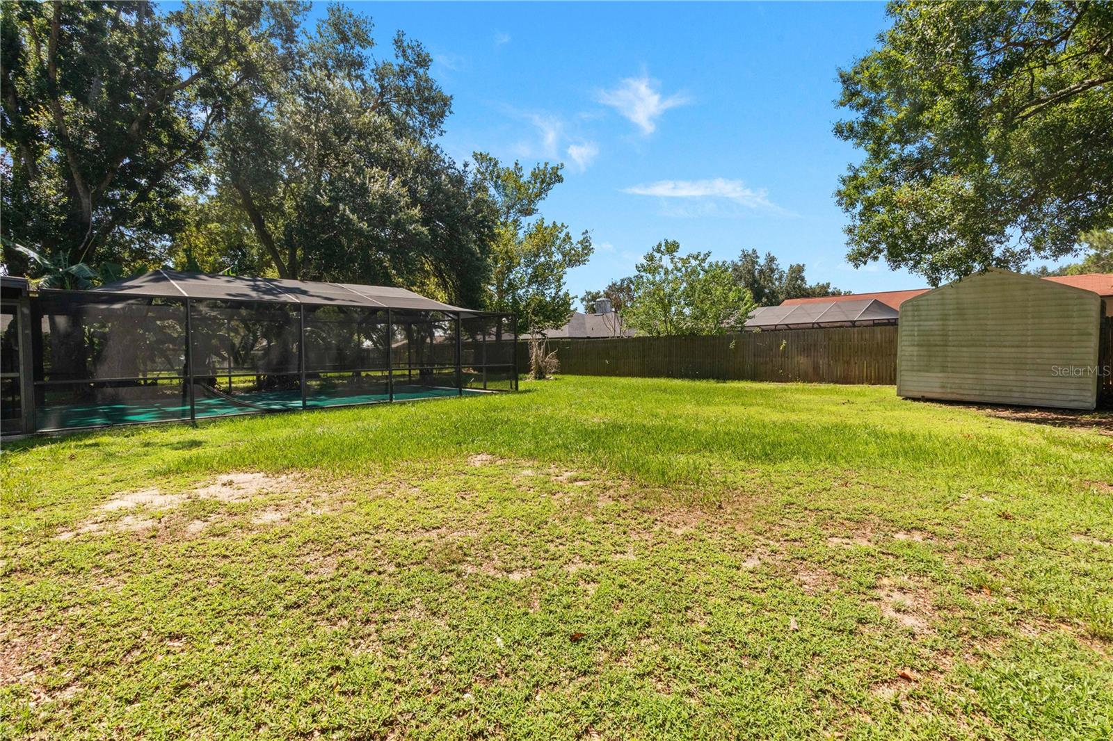 2417 ROSLYN LANE