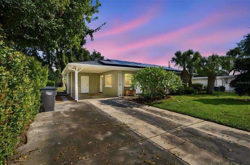 Photo of 2315 Amherst Avenue, Bradenton, FL 34207 (MLS # A4706250)