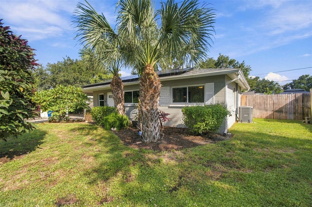 Photo of 2315 Amherst Avenue, Bradenton, FL 34207 (MLS # A4706250)