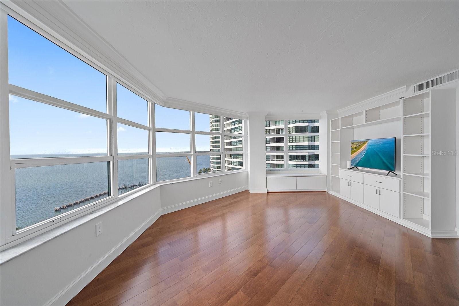 CONDO ON THE BAY TOWER I - Residential