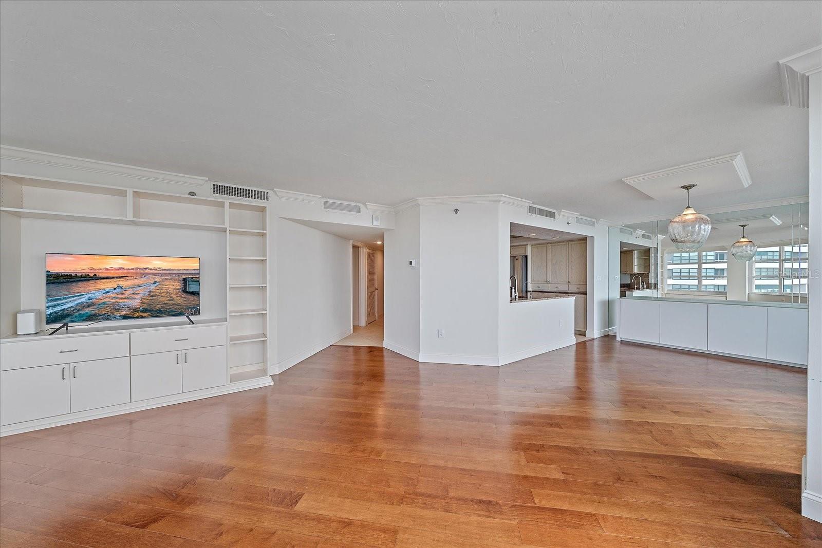 CONDO ON THE BAY TOWER I - Residential