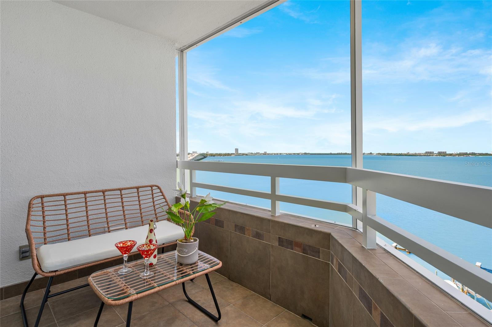 CONDO ON THE BAY TOWER I - Residential