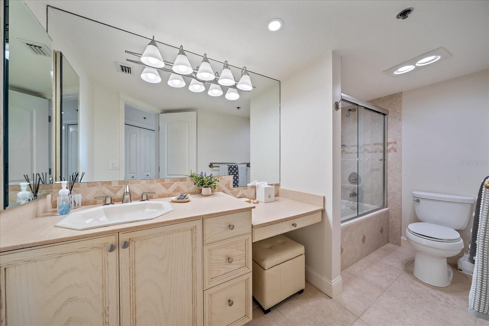 CONDO ON THE BAY TOWER I - Residential