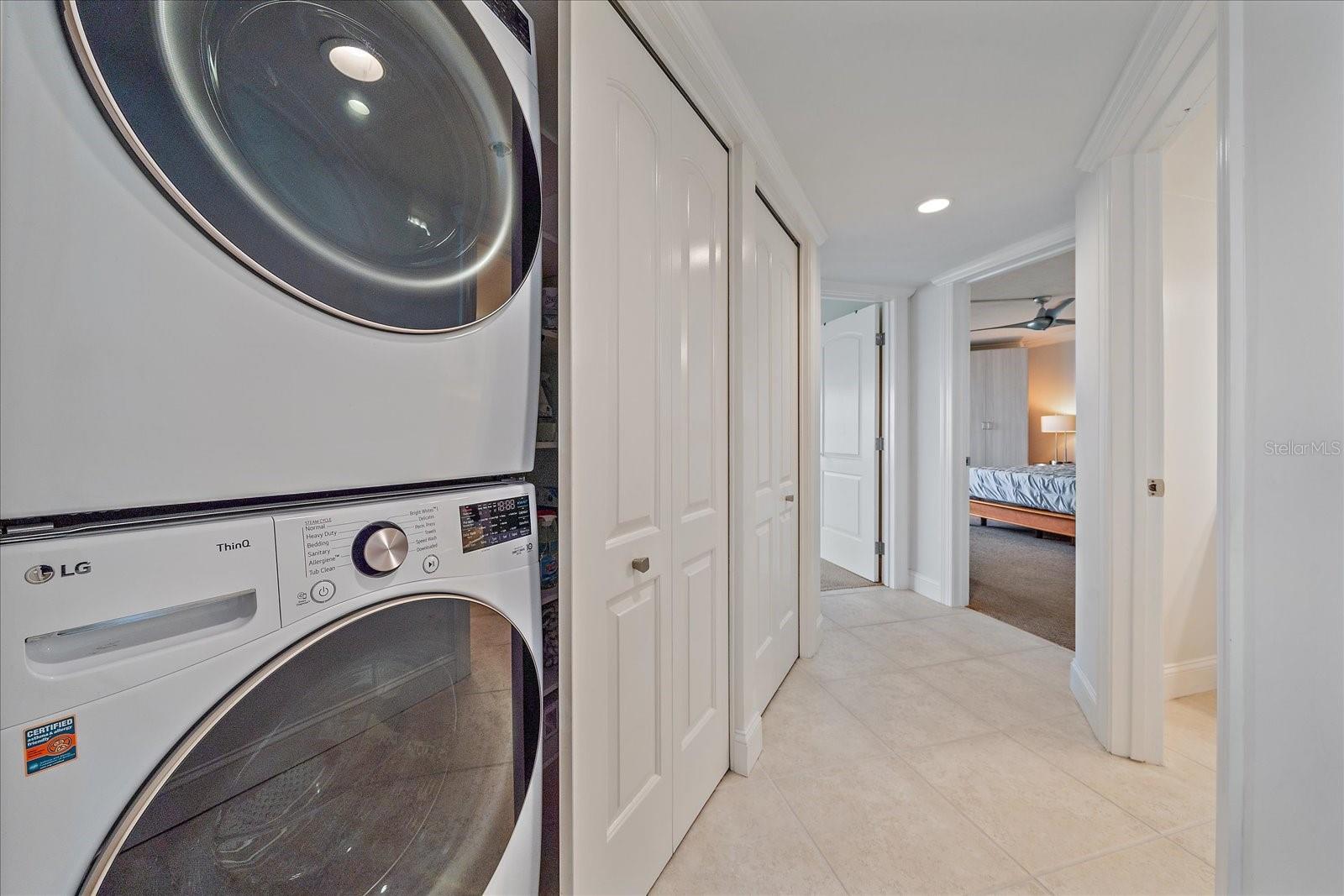 CONDO ON THE BAY TOWER I - Residential