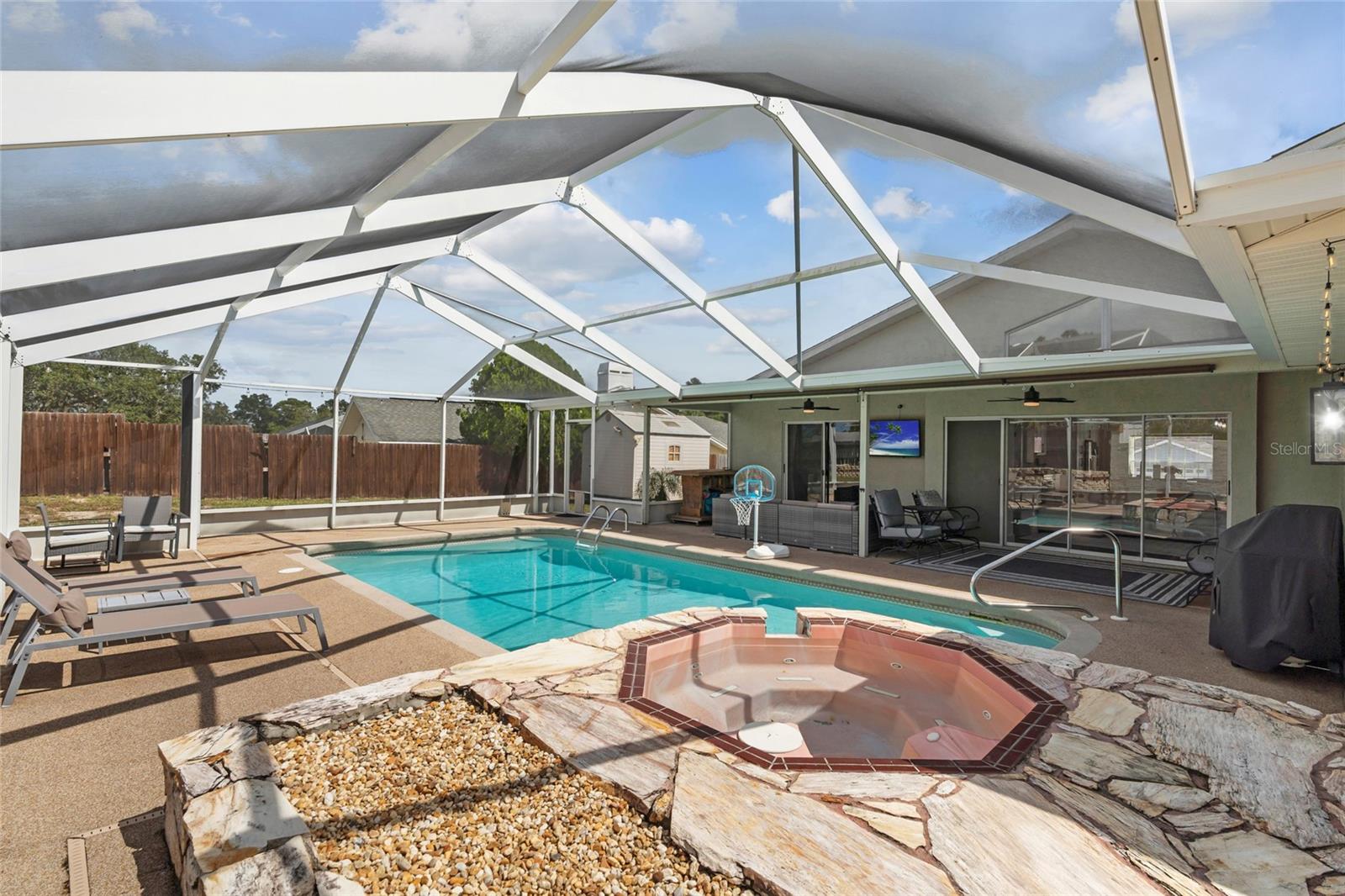 BRIARWOODS - Residential